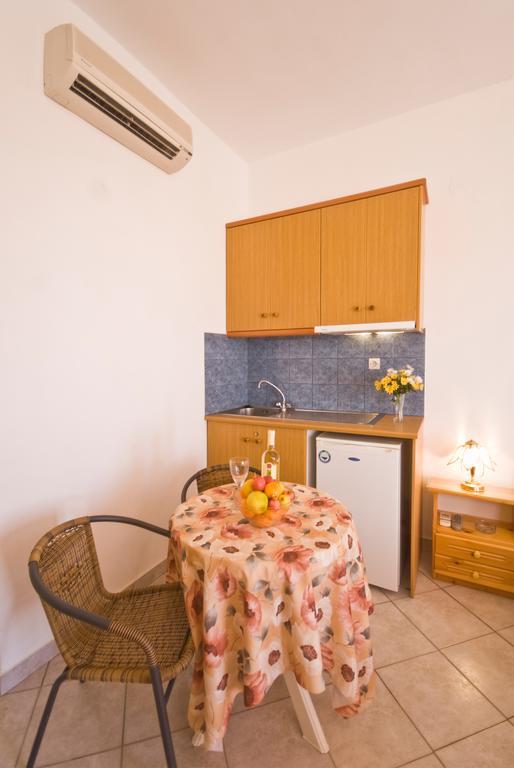 Pension St.George Rooms & Studios Perivolos Pokój zdjęcie