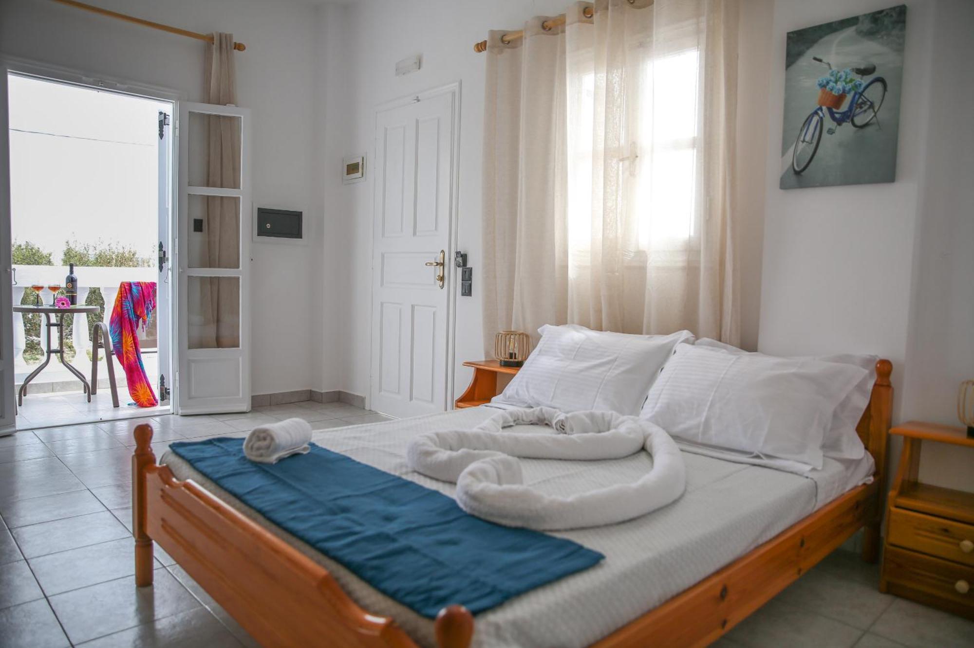Pension St.George Rooms & Studios Perivolos Zewnętrze zdjęcie
