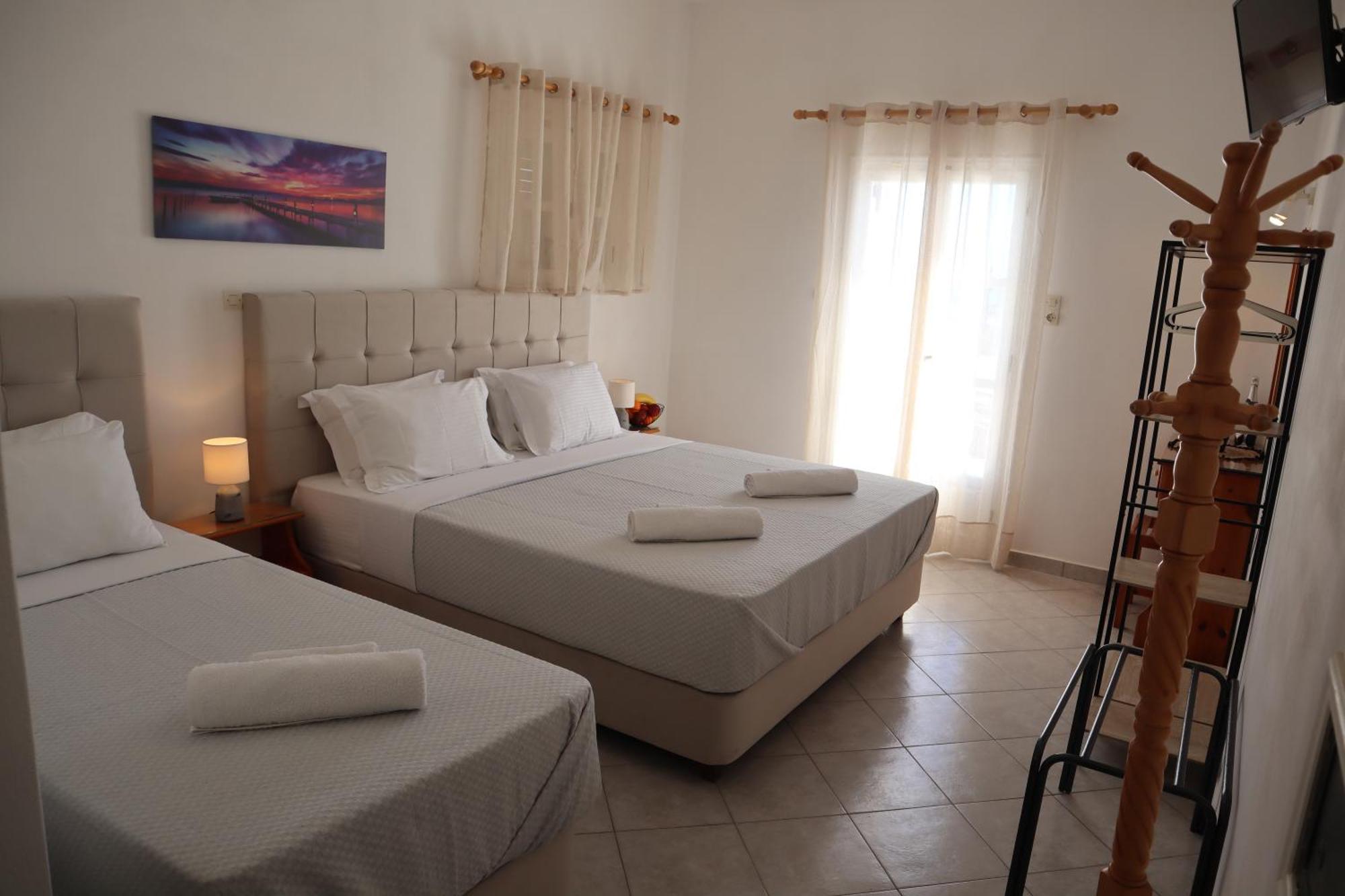 Pension St.George Rooms & Studios Perivolos Zewnętrze zdjęcie
